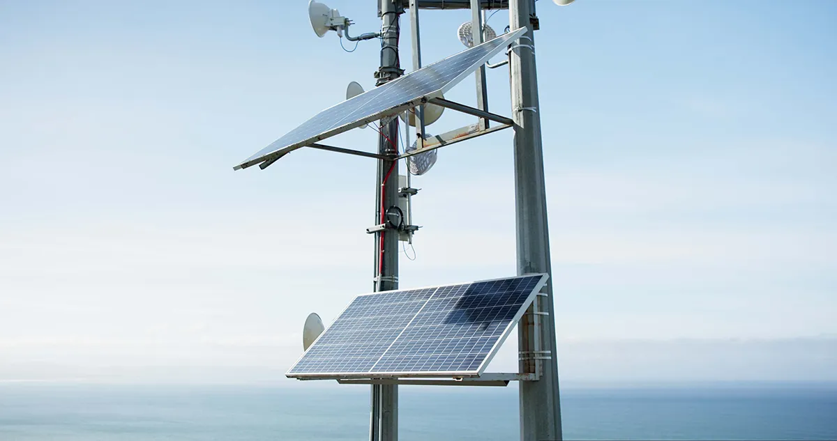 Solar-powered telecom station